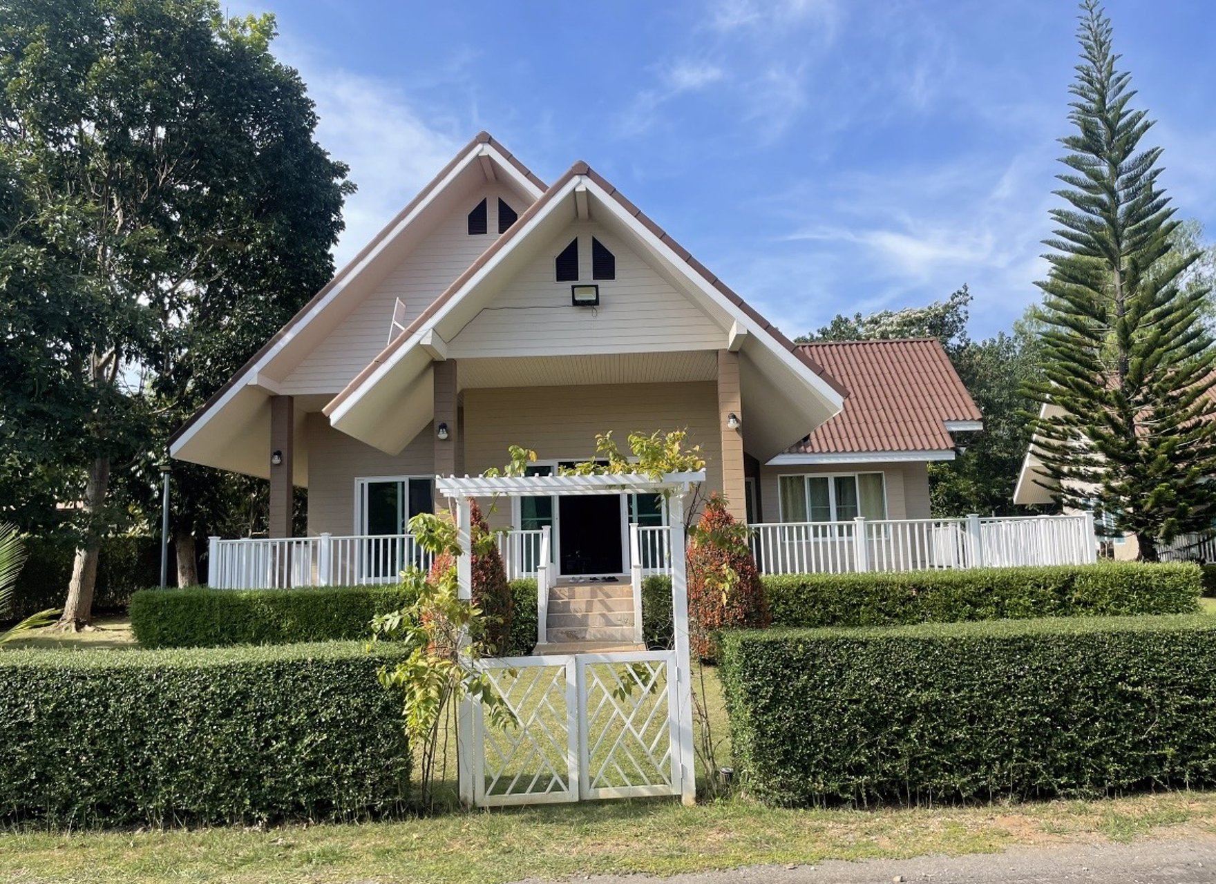 บ้านเขาใหญ่-ภูจันทรา