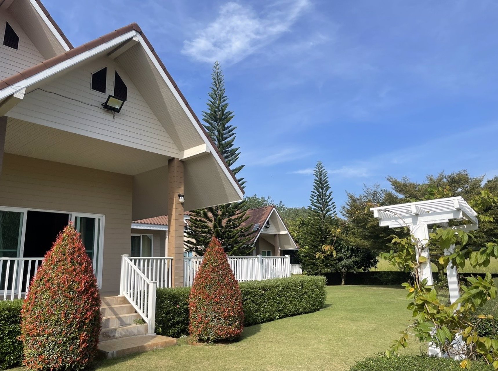 บ้านเขาใหญ่-ภูจันทรา