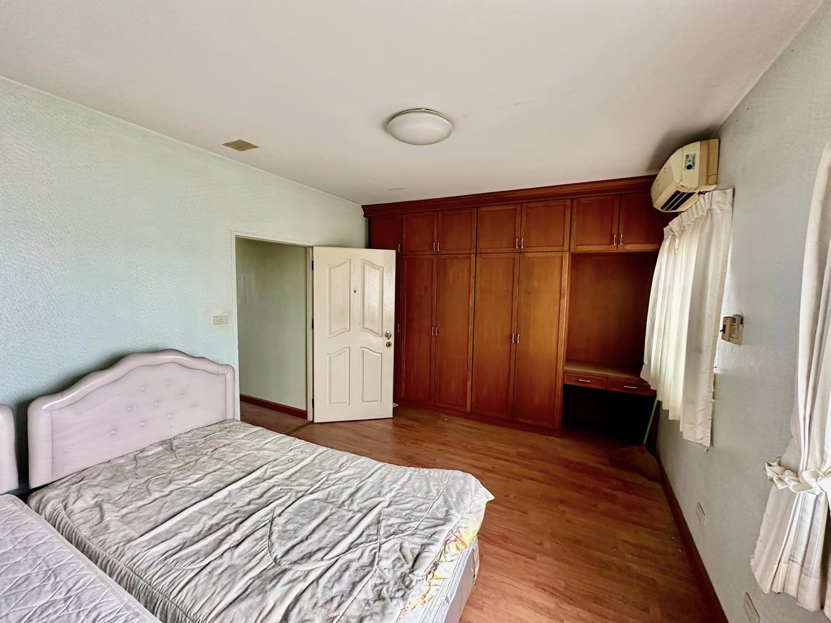 ขายด่วน-ทาวน์โฮม-3-ชั้น-หมู่บ้านกาญจนาลักษณ์4-ซอยวัดพระเงิน