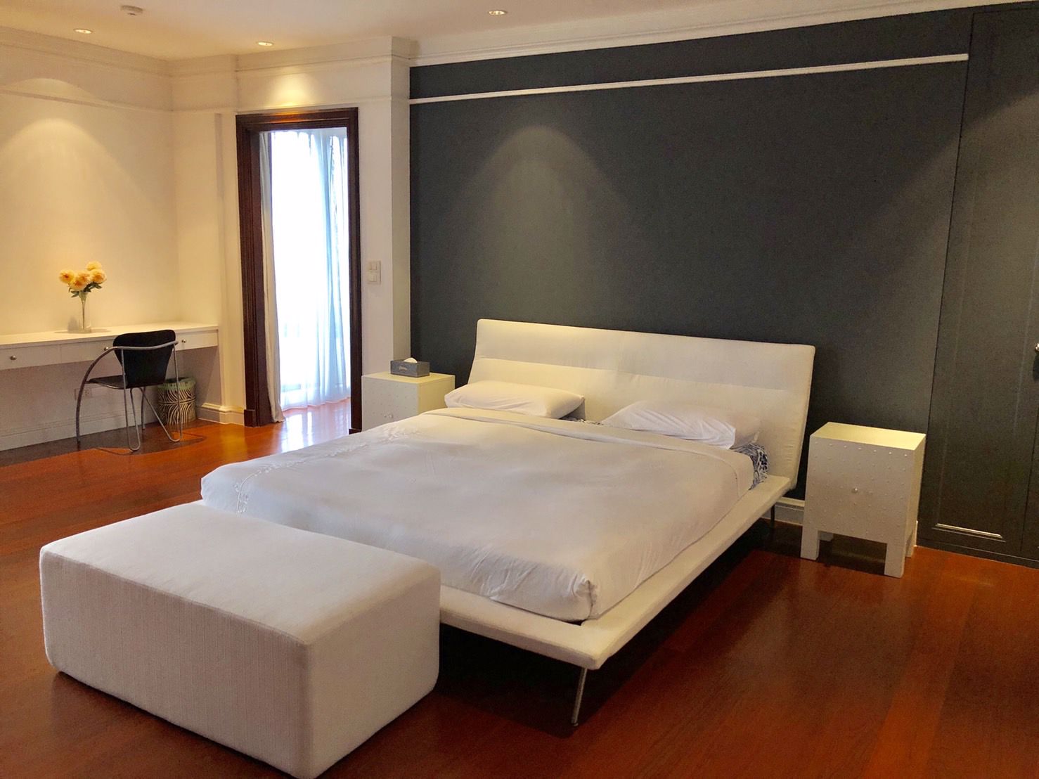 ขาย-เช่า-las-colinas-ลาส-โคลินาส-700-ตรม-ติด-mrt-สุขุมวิท