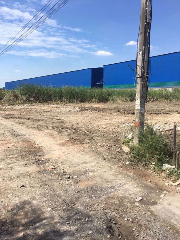 ขายที่ดินเปล่าถมแล้ว-300-ตรวในซอยร่มเกล้า-21-10-ใกล้สนามบินสุวรรณภูมิ