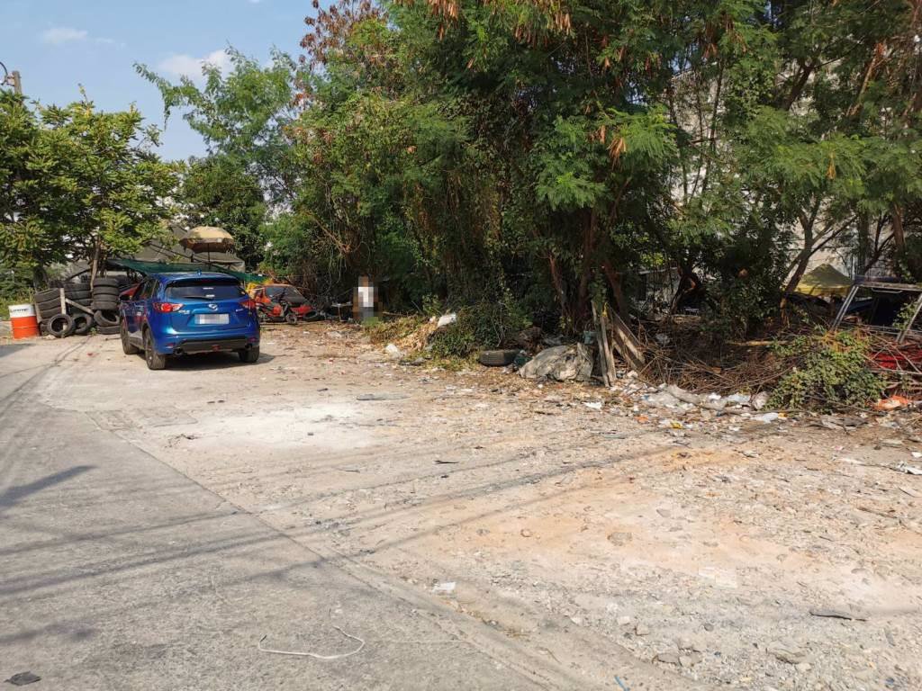 ที่ดินถมแล้ว-เนื้อที่-111-ตารางวา-ซอยโชคชัย-4-แยก-28-ติดถนน-2-ด้าน