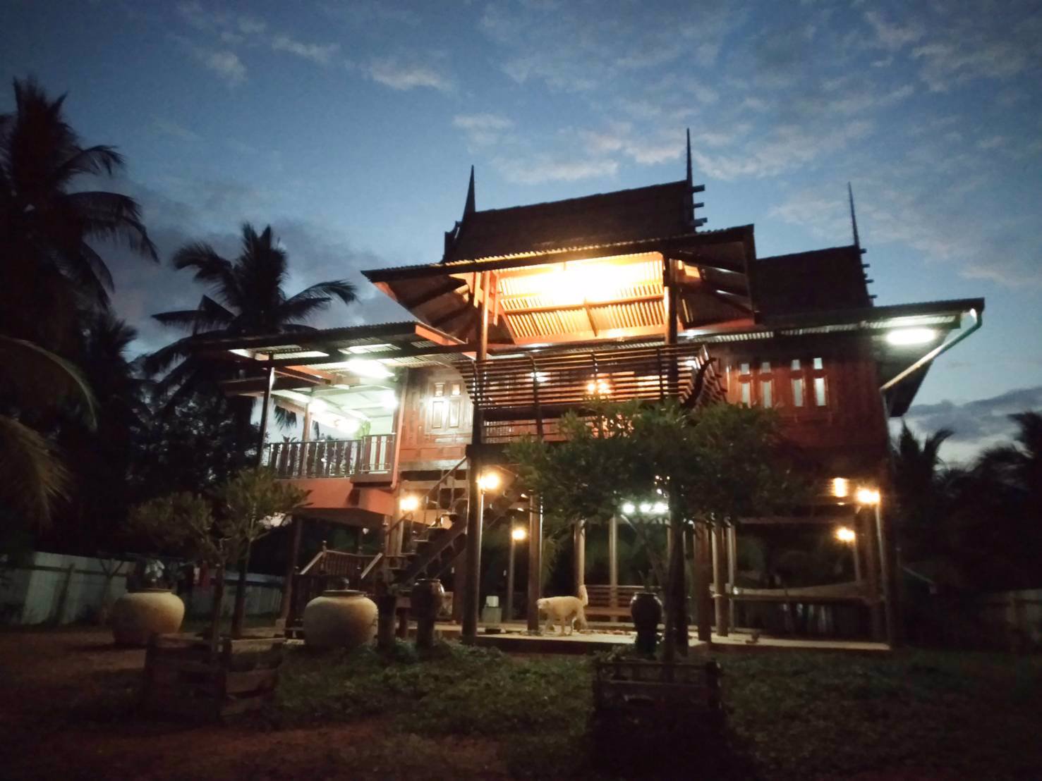 ขายบ้านเรือนไทย-เนื้อที่-3-งาน-ตคลองเขิน-อเมืองสมุทรสงคราม