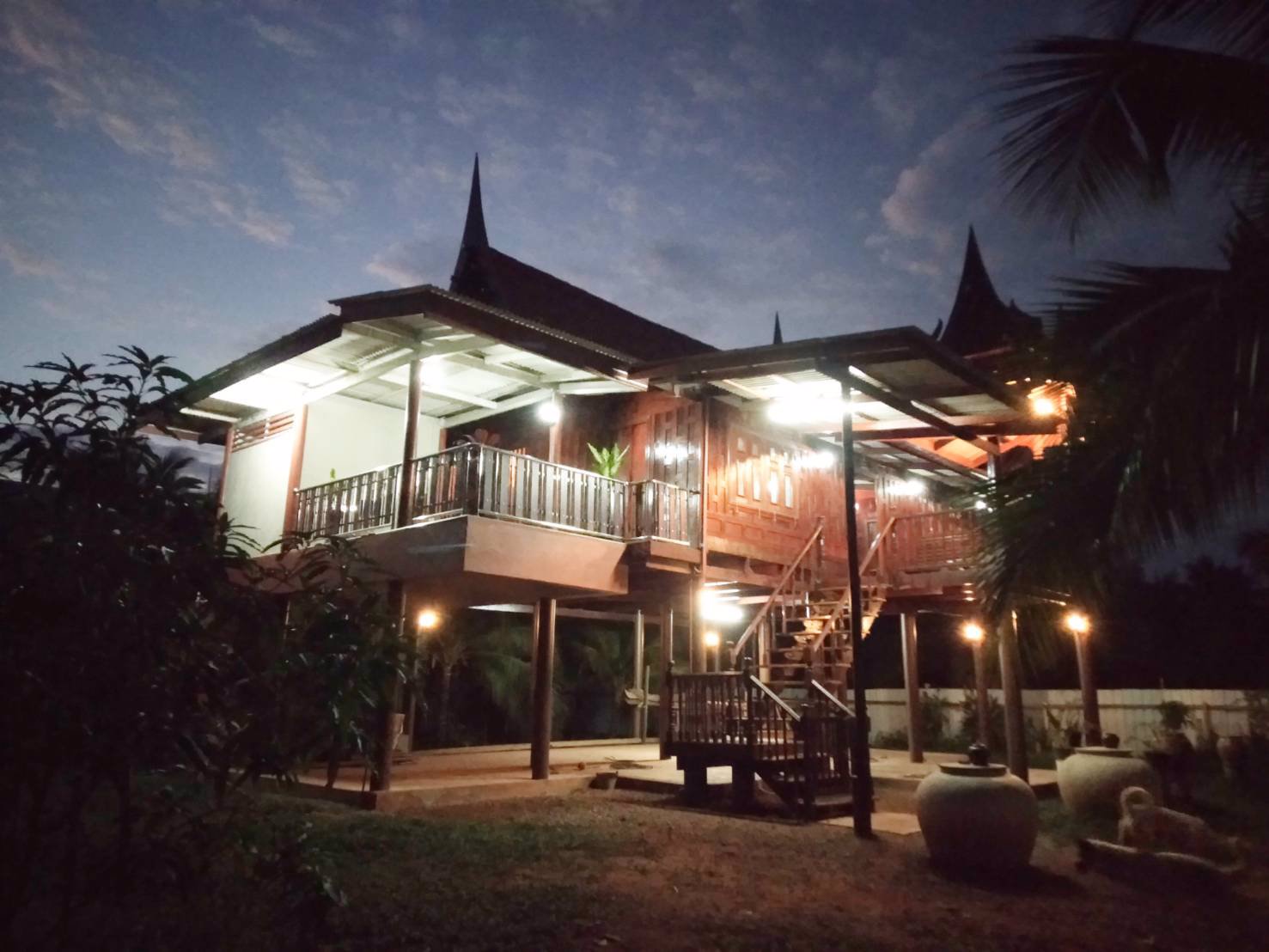 ขายบ้านเรือนไทย-เนื้อที่-3-งาน-ตคลองเขิน-อเมืองสมุทรสงคราม