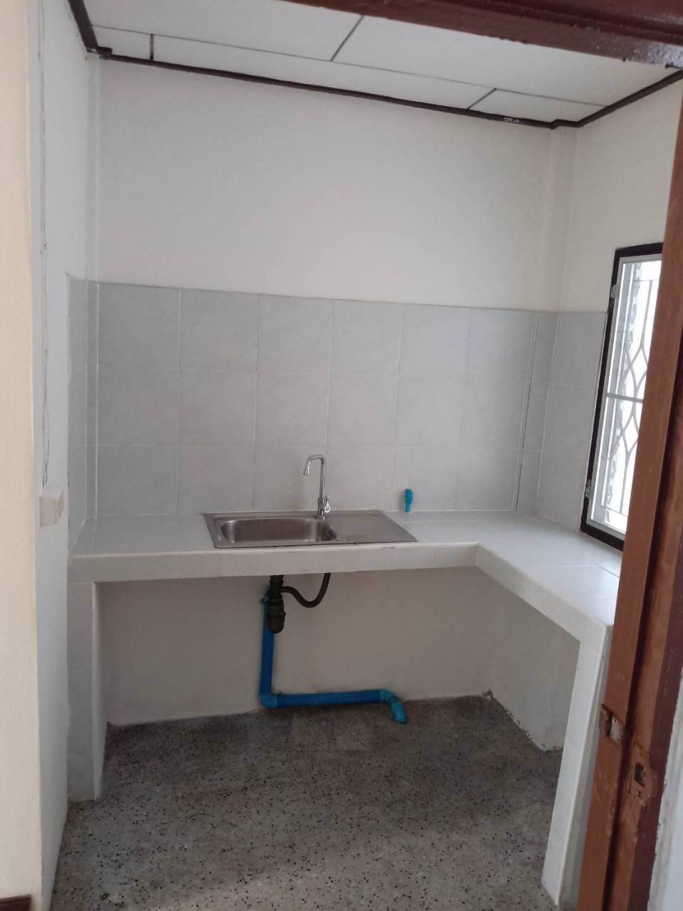 ให้เช่าทาวน์เฮาส์-หมู่บ้านเสนาวิลล่า