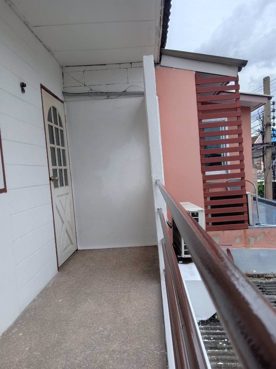 ให้เช่าทาวน์เฮาส์-หมู่บ้านเสนาวิลล่า