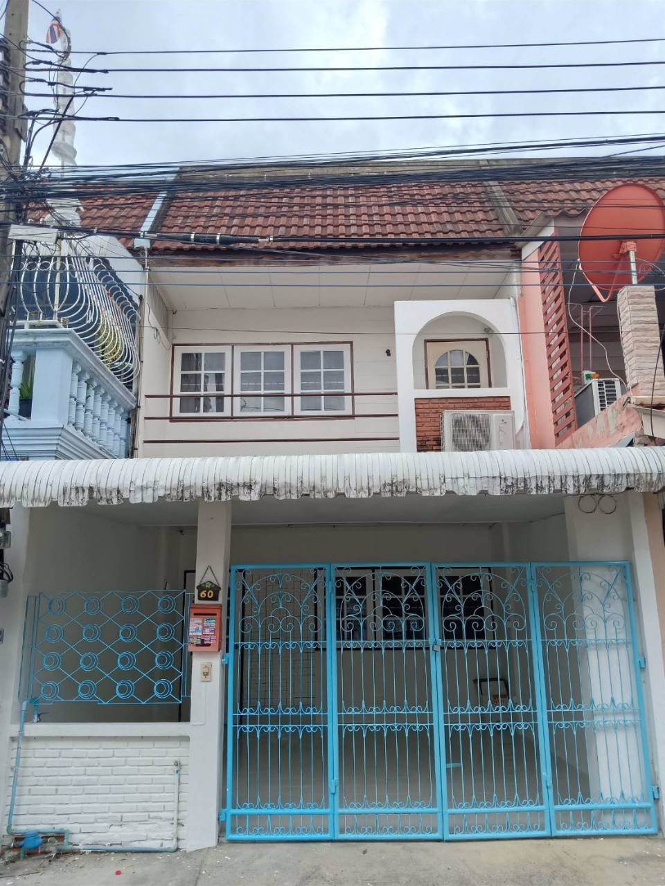 ให้เช่าทาวน์เฮาส์-หมู่บ้านเสนาวิลล่า