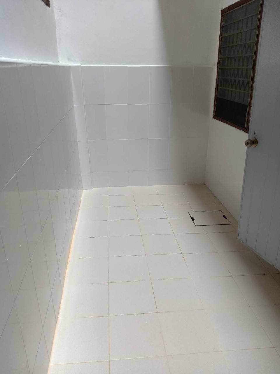 ให้เช่าทาวน์เฮาส์-หมู่บ้านเสนาวิลล่า