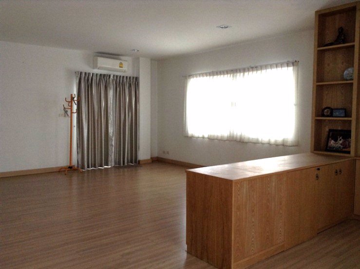 ให้เช่าบ้าน-หรือขาย-บ้านแฝด-4-ชั้น-ซอยลาดพร้าววังหิน-76-ใกล้แยกวังหิน-ให้เช่า-4-หมื่น