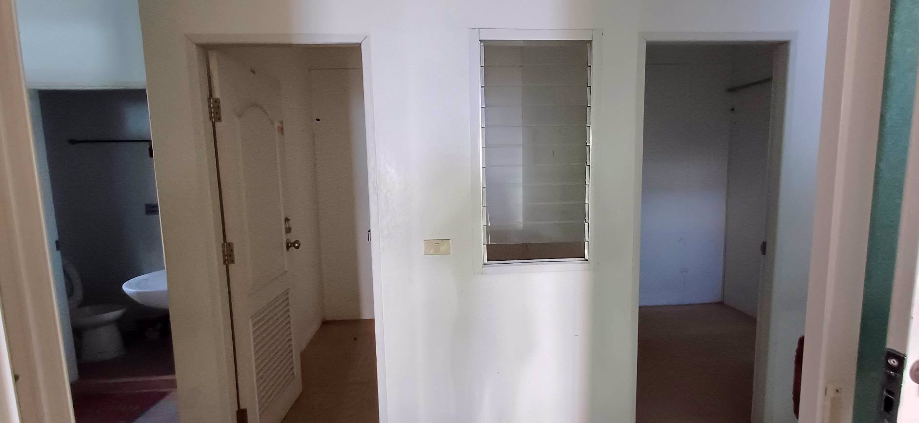 ขายทาวน์โฮม-4-ชั้น-แปลงมุม-ติดถนนลาดพร้าว-โครงการ-biz-town-เนื้อที่-29-ตรว-4-ชั้น-4-ห้องนอน-5-ห้อง