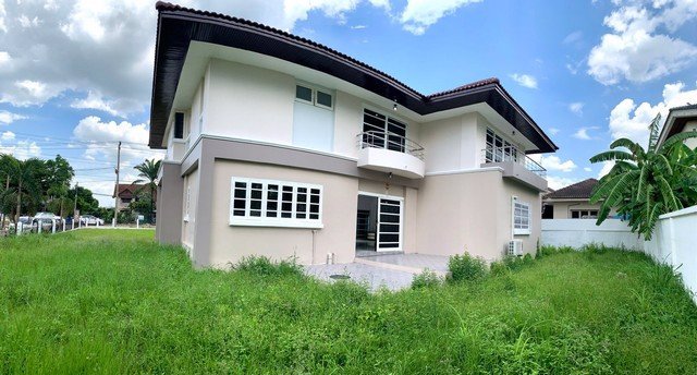 ขาย-บ้านเดี่ยว-ศุภาลัย-เลค-2-คุ้มเกล้า-มีนบุรี-หลังมุม-ใกล้ทางเข้าหมู่บ้าน