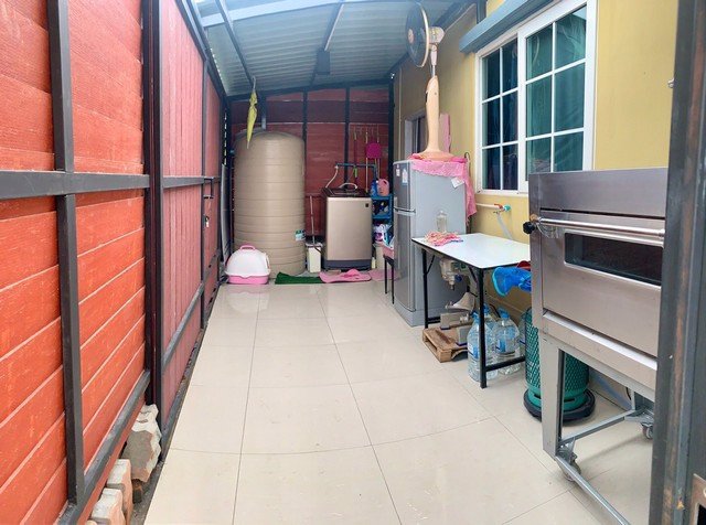 ขาย-ทาวน์โฮม-โกลเด้น-ทาวน์-2-อ่อนนุช-พัฒนาการ-หลังมุม-ใกล้แอร์พอร์ตลิ้งค์ทับช้าง