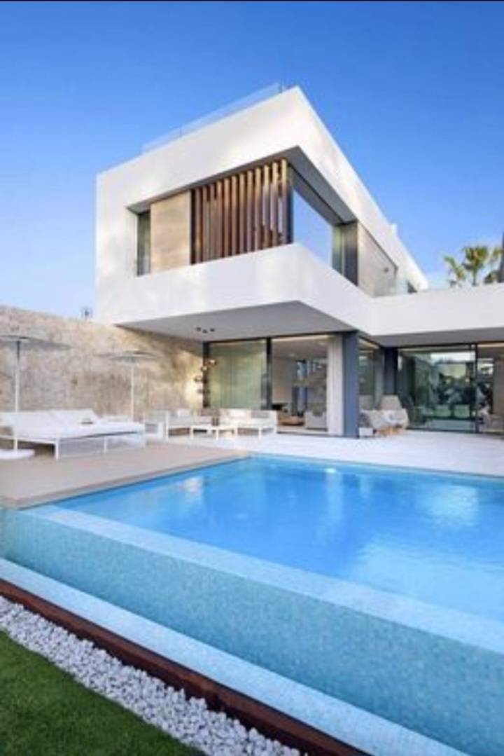 build-villa-for-customer-on-customer-'s-land-contractor-