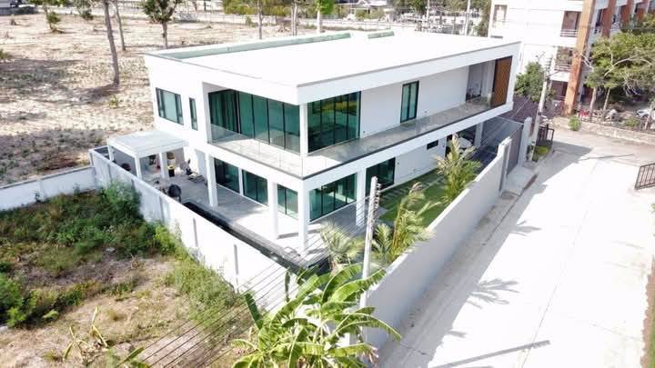 build-villa-for-customer-on-customer-'s-land-contractor-