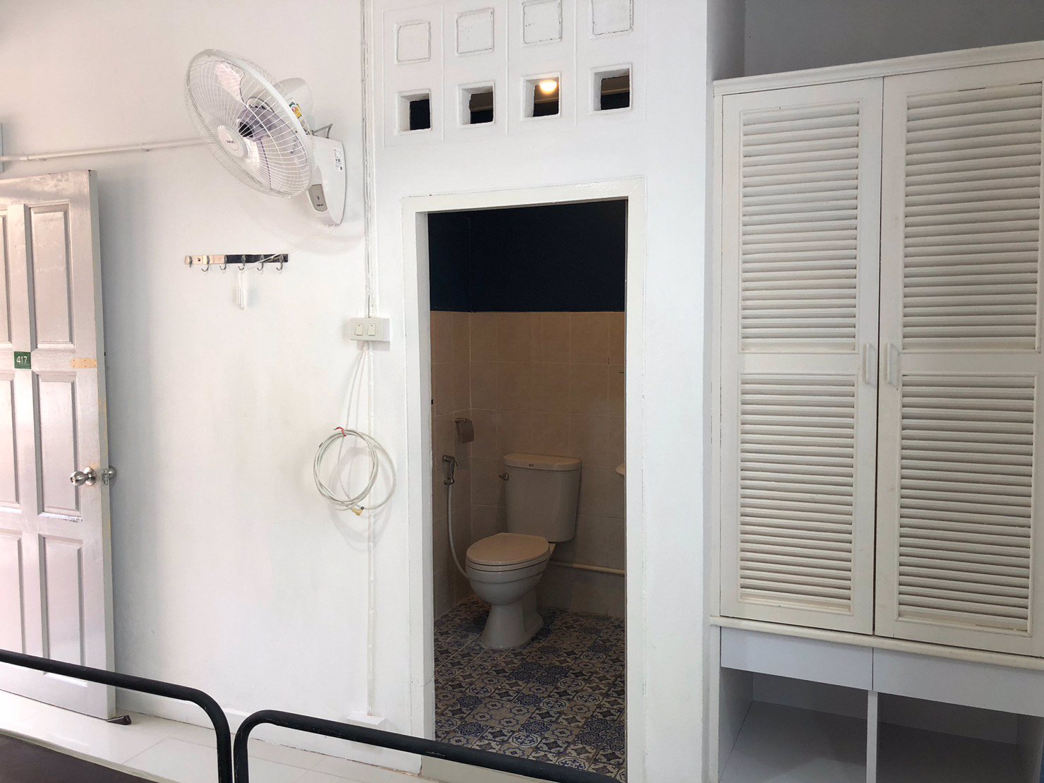 หอพักหญิงไพรุ่ง-สวนพลู