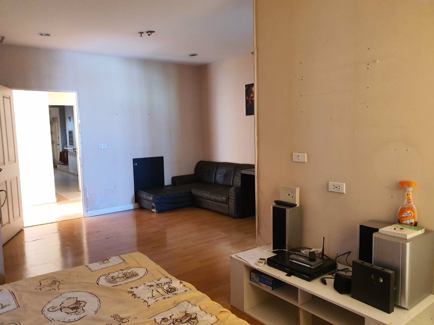 ขายด่วน-คอนโดราคาพิเศษ-ห่างรถใต้ดินเพียง-1-กิโลเมตร