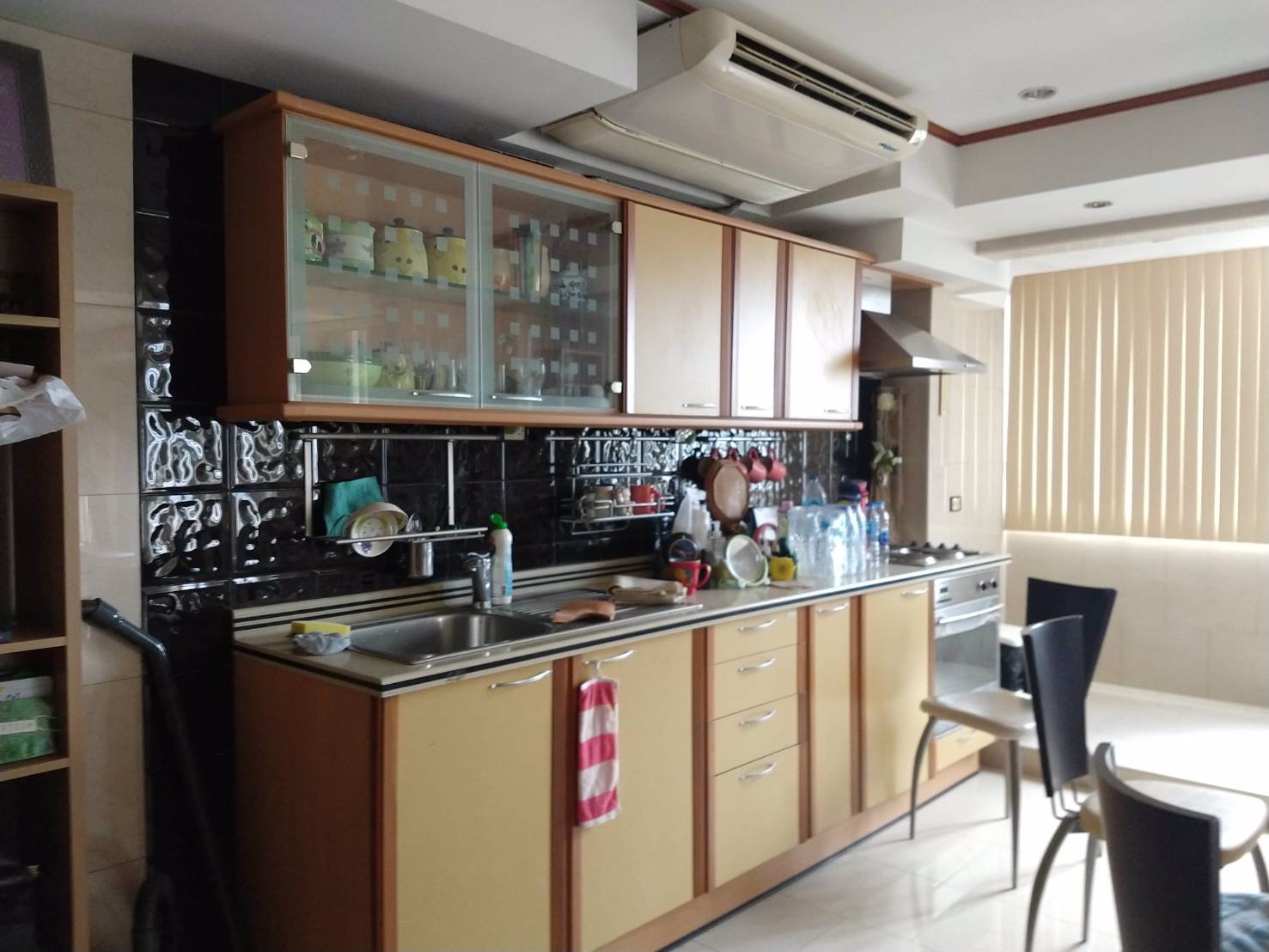 ขายด่วน-คอนโดติดริมรถไฟฟ้า-bts-ใจกลางเมืองสีลม-ห้องขนาดใหญ่-ราคาพิเศษ