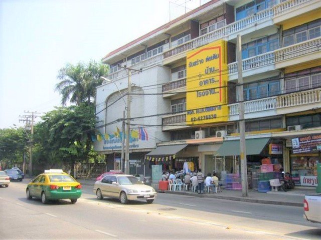 ขายอาคารพาณิชย์-45ชั้น-ดาดฟ้า-ติดริมถนน-ซอยประชาอุทิศ-33-ตกกแต่งสวยพร้อมอยู่