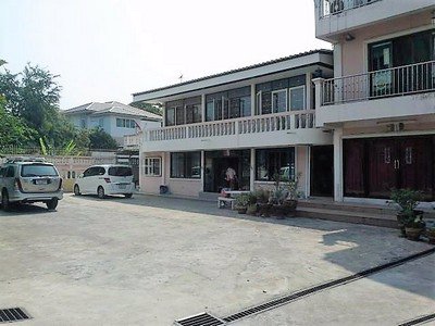 ขายที่ดิน-202-ตรวาราคาถูกมาก-ซอยอ่อนนุช-17-แยก-16-พร้อมบ้าน-2-หลัง-หลังริม