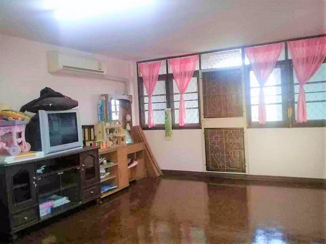 ขายอาคารพานิชย์-35-ชั้น-4คูหา-เนื้อที่-120-ตรวา-ซอยศรีเพชรการเคหะ11-หลังโลตัสศรีนครินทร์