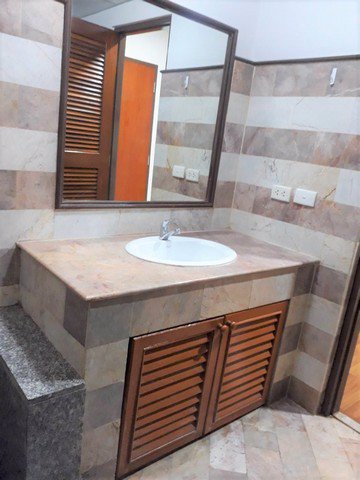 ขายถูกมากคอนโด-สุขุมวิท-สวีท-ซอยสุขุมวิท13-ใกล้bts-นานา-ห้องใหญ่-วิวสวย