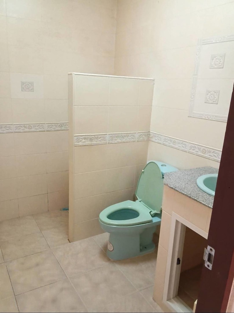 ขายด่วน-ทาวน์เฮ้าส์-2-ชั้น-พร้อมอยู่-โครงการ-มรุ่งกิจ-วิลล่า11-ร่มเกล้า-ราคาพิเศษ