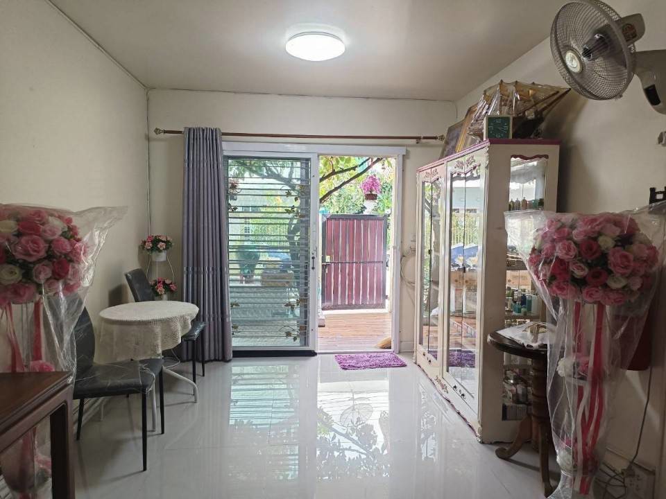 ขายด่วน-ทาวเฮ้าส์ราคาถูกมาก-ทำเลดีเยี่ยม-หมู่บ้านพฤกษาพรีเว่-เลียบด่วน-เกษตรนวมินทร์