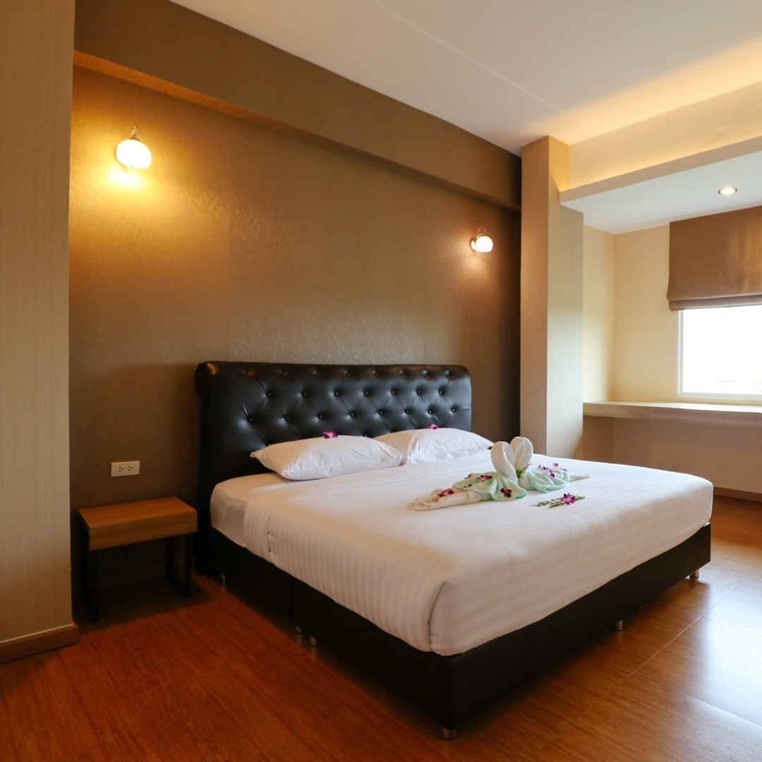 โรงแรม-ทริปเปิลทรี