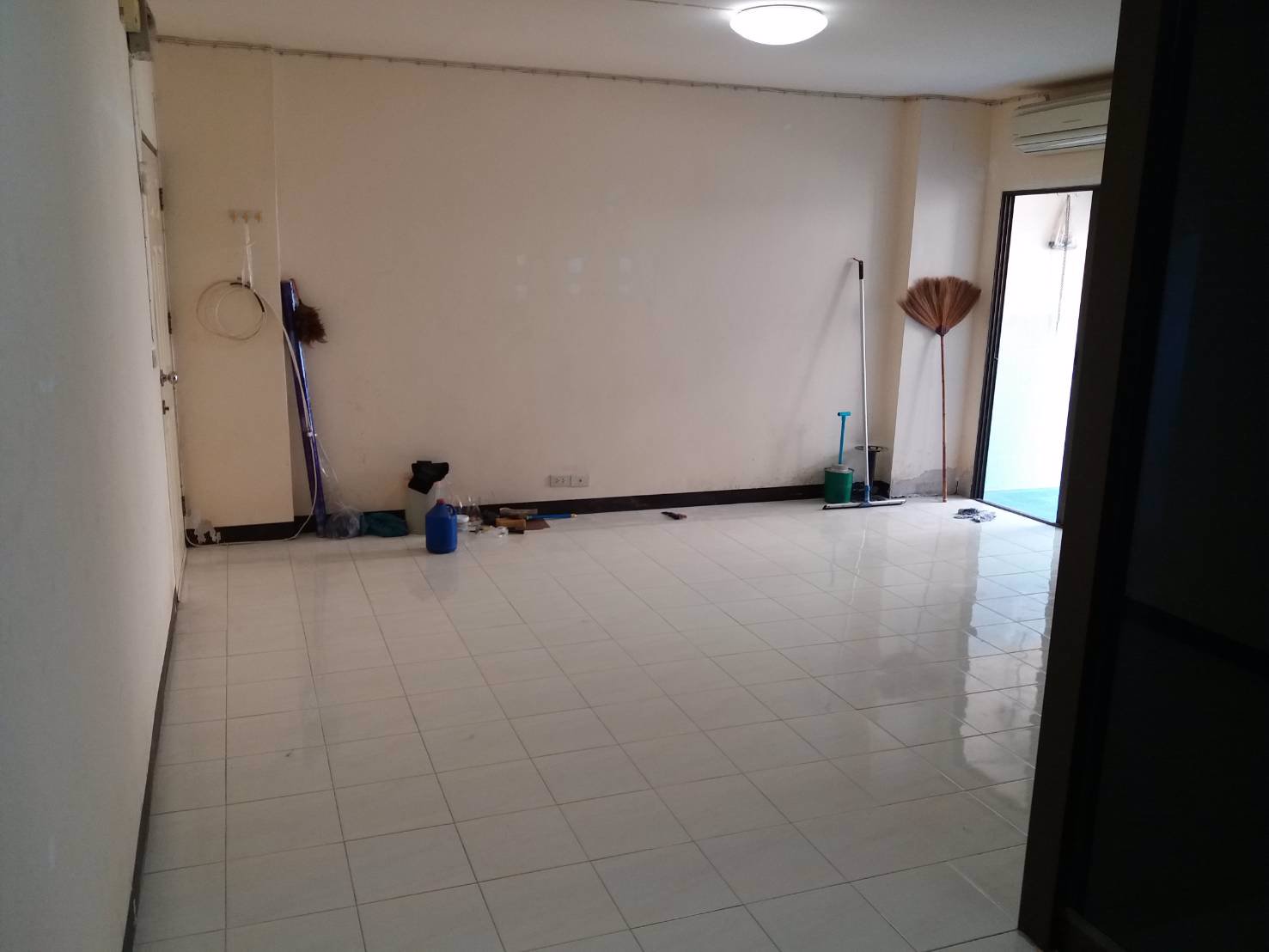 ขายเทพลีลาคอนโดทาวน์-ตึก-a-ชั้น-6-ห้องคู่ตีทะลุ-เนื้อที่-4906-ตรม-ซลาดพร้าว-94-พลับพลา-วังทอ