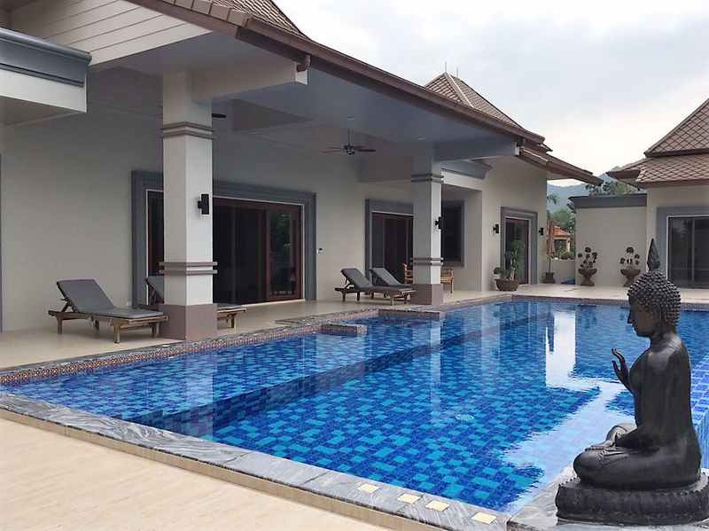 ขายบ้านหรูพร้อมที่ดิน-ในสนามกอล์ฟ-ปาล์มฮิลล์-หัวหิน-พร้อมวิวสนามกอล์ฟ-ตกแต่ง-หรูหรา-สวยงาม-พร้อมอยู่