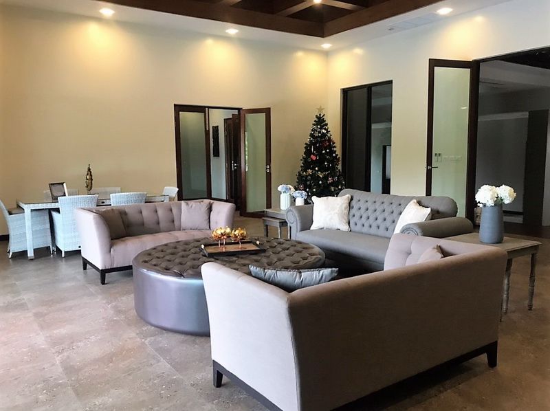 ขายบ้านหรูพร้อมที่ดิน-ในสนามกอล์ฟ-ปาล์มฮิลล์-หัวหิน-พร้อมวิวสนามกอล์ฟ-ตกแต่ง-หรูหรา-สวยงาม-พร้อมอยู่