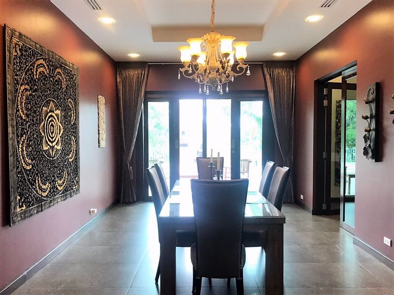 ขายบ้านหรูพร้อมที่ดิน-ในสนามกอล์ฟ-ปาล์มฮิลล์-หัวหิน-พร้อมวิวสนามกอล์ฟ-ตกแต่ง-หรูหรา-สวยงาม-พร้อมอยู่
