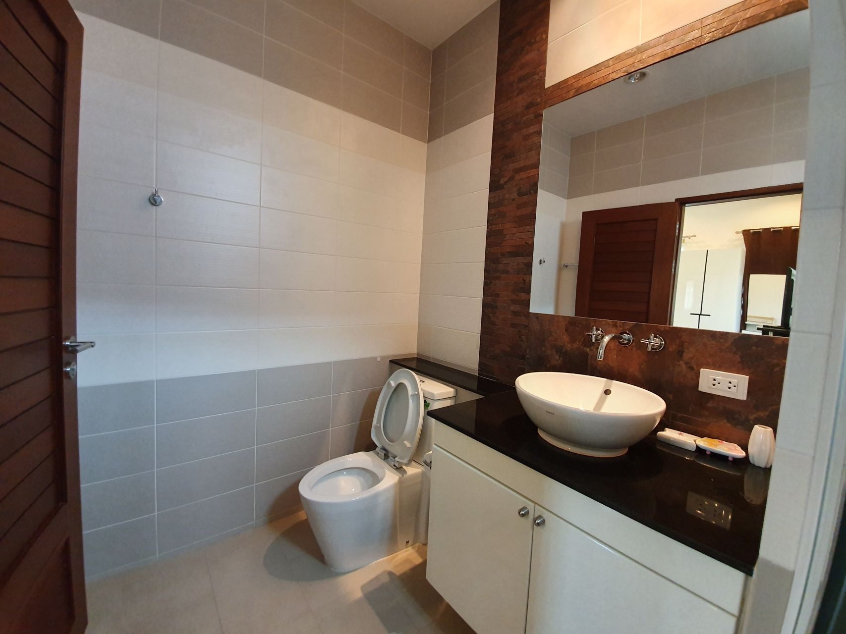 ขายบ้านเดี่ยว-ขนาด-3-ห้องนอน-2-ห้องน้ำ-อยู่ในหมู่บ้าน-อยู่สบาย-อำเภอเมือง-ชะอำ