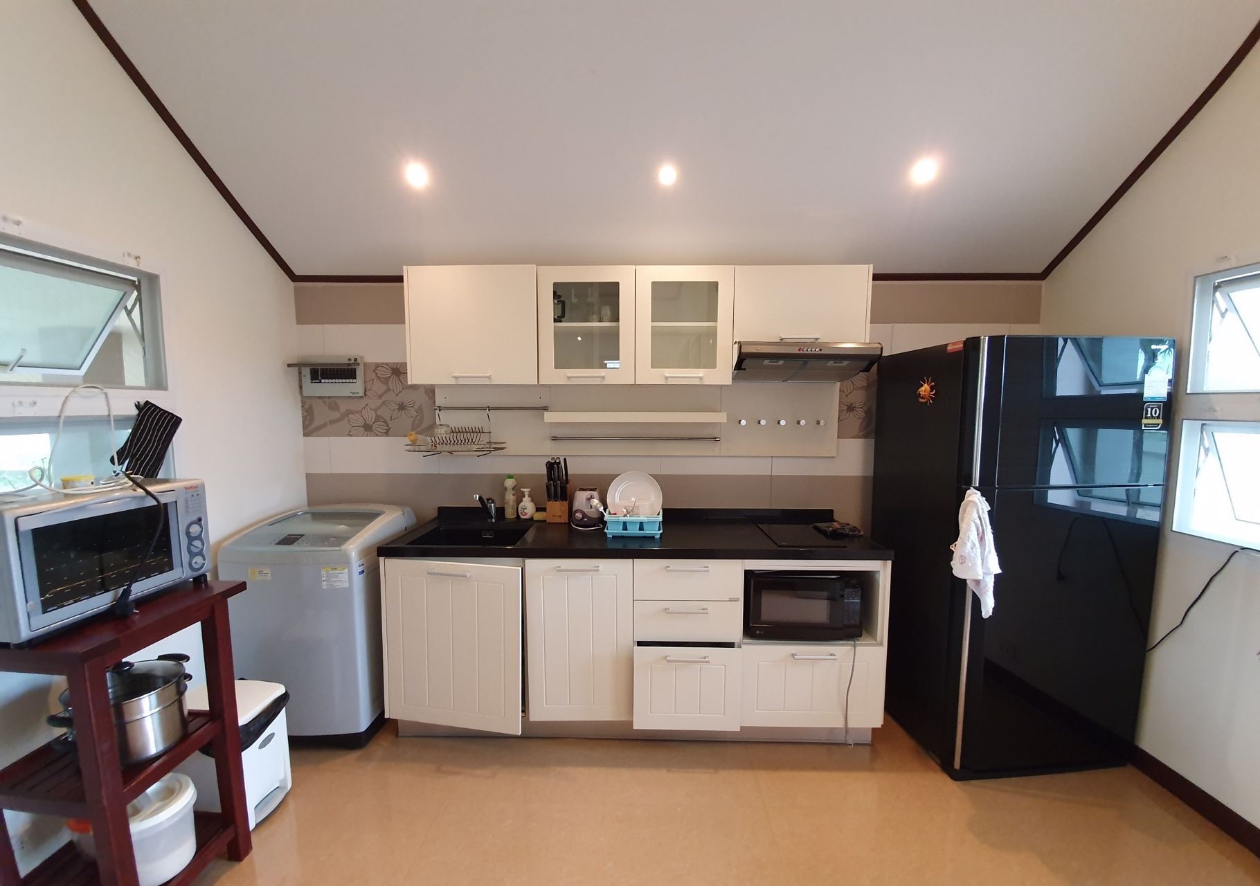 ขายบ้านเดี่ยว-ขนาด-3-ห้องนอน-2-ห้องน้ำ-อยู่ในหมู่บ้าน-อยู่สบาย-อำเภอเมือง-ชะอำ