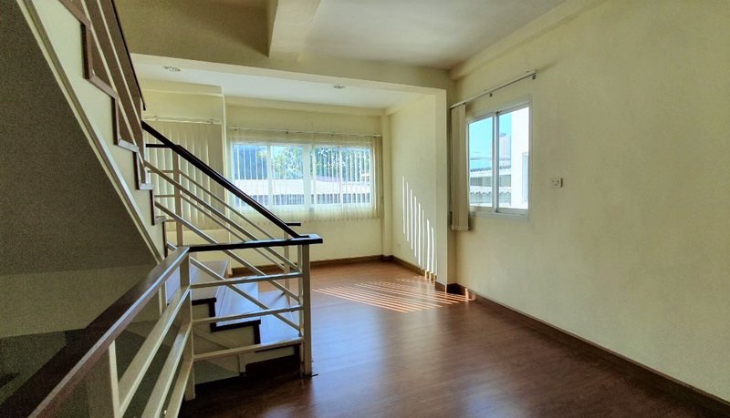 tb-085-ขายหรือเช่า-อาคารพาณิชย์-3-ชั้นครึ่ง-ในเชียงใหม่บิสซิเนสพาร์ค-cbp-chiangmai-