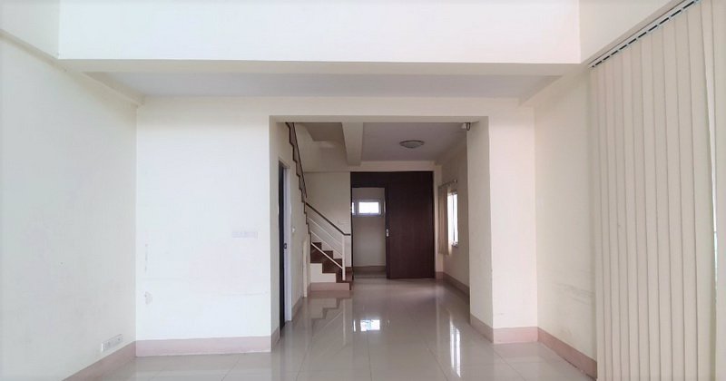 tb-085-ขายหรือเช่า-อาคารพาณิชย์-3-ชั้นครึ่ง-ในเชียงใหม่บิสซิเนสพาร์ค-cbp-chiangmai-