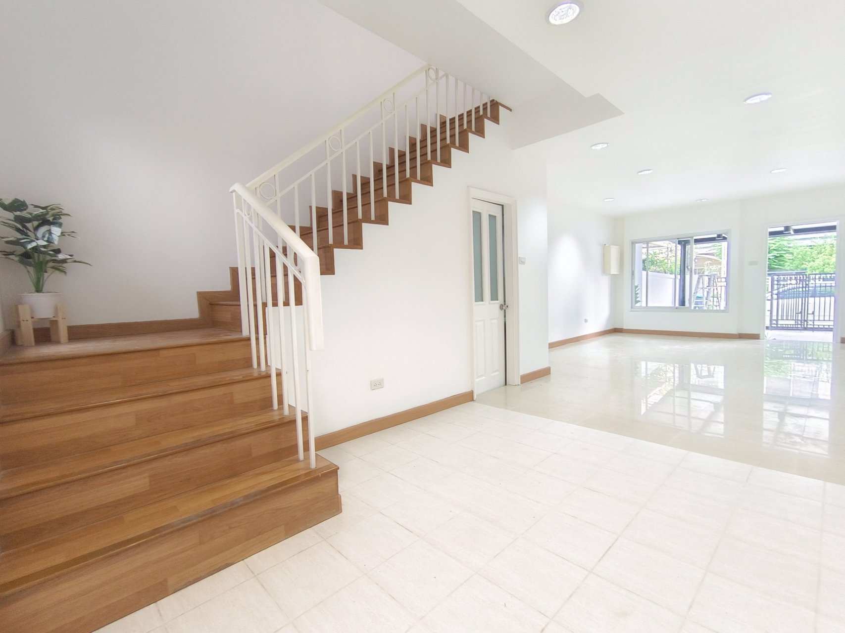 ขายทาวน์โฮม3ช้้น-หมู่บ้านสนารา-วิภาวดีรังสิต27-แต่งสวยเหมือนใหม่