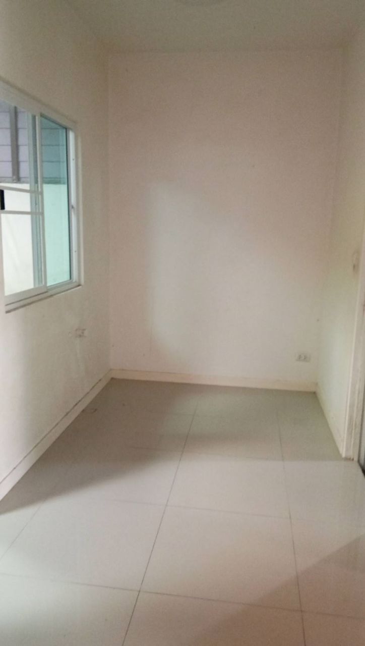 ขายทาวเฮาส์-2-ชั้นโครงการหมู่บ้านพฤกษาวิลล์-สะแกงาม-พระราม2-เนื้อที่-175-ตรวา-ใกล้เซ็นทรัลพระราม-2