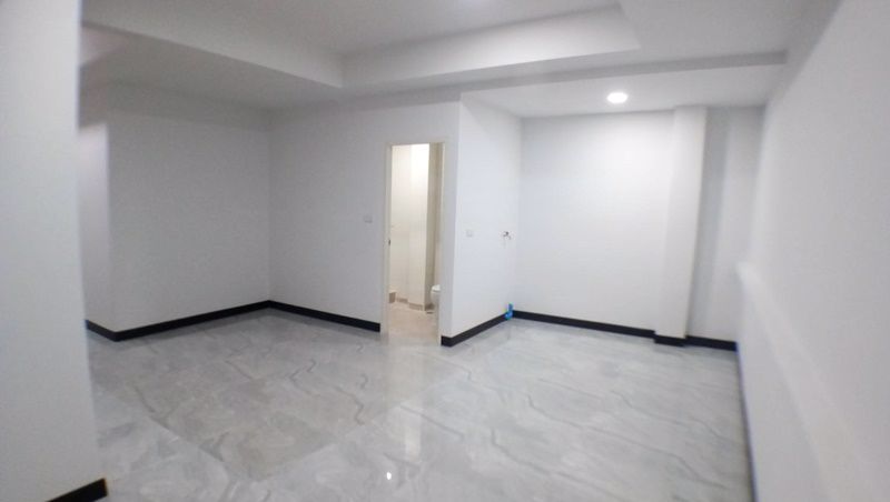 ขาย-อาคารพาณิชย์-โฮมออฟฟิต-4ชั้น-384-ตรวา-รีโนเวทใหม่ทั้งหลัง-ใกล้-bts-ตลาดพลู