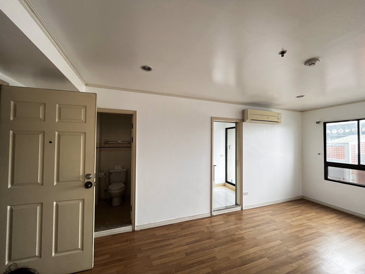 lumpini-place-ปิ่นเกล้า-1-ตรงข้ามโลตัสปิ่นเกล้า-ใกล้สี่แยกบรมราชชนนี-ห้อง-studio-30-ตรม-8500