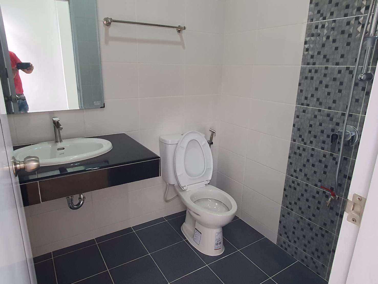 บ้านดีพร้อม-เพชรเกษม-110-แยก-4-3-บ้านมีพื้นที่ใช้สอยกว้างๆ-บรรยากาศร่มรื่น-โรงจอดรถหรู-4-คัน