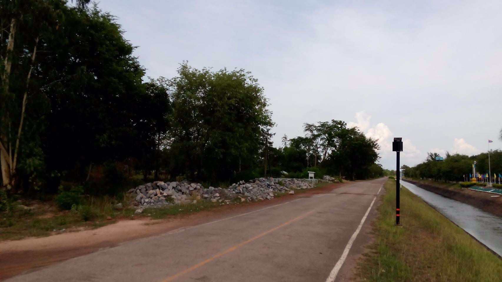 ขายที่ดินตรงข้าม-นพค26-ติดคลองชลประทาน-มีน้ำใช้ตลอดปี-อพรรณานิคม-จสกลนคร