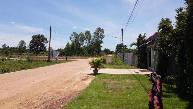 ที่ดินพร้อมโฮมออฟฟิศ-ติดถนนคอนกรีต-ตธาตุนาเวง-อเมือง-จสกลนคร