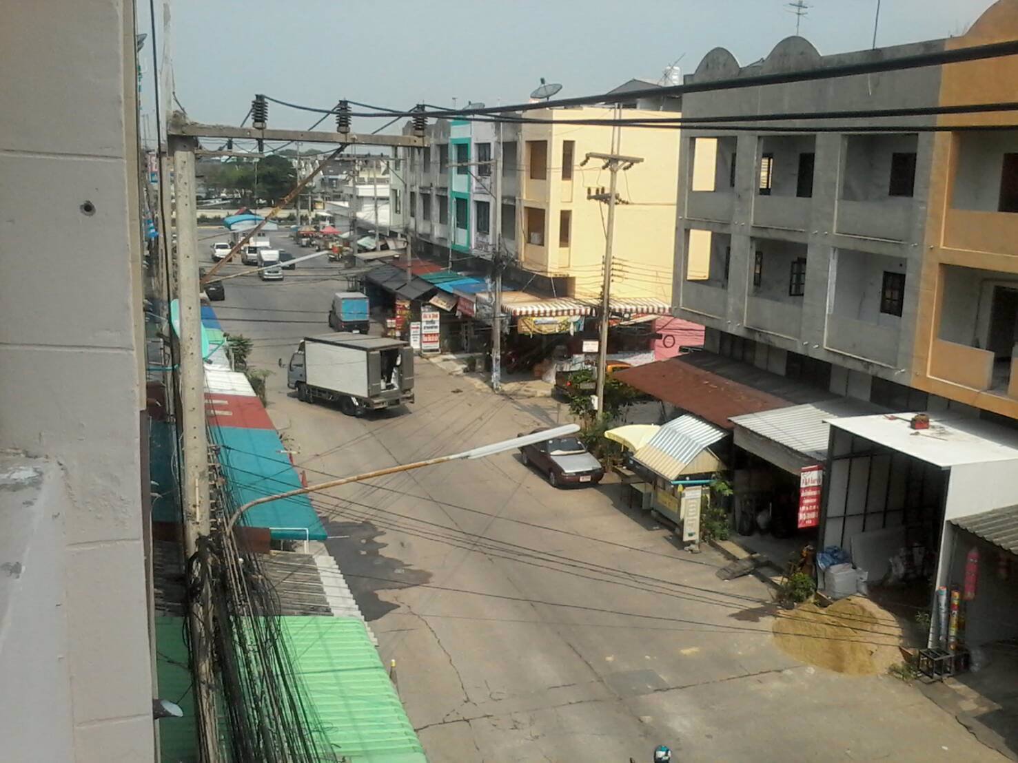 ให้เช่าตึกแถว-โครงการบ้านเลขที่5-สมุทรสาคร-ทำเลการค้า-ด้านหน้าหมู่บ้าน