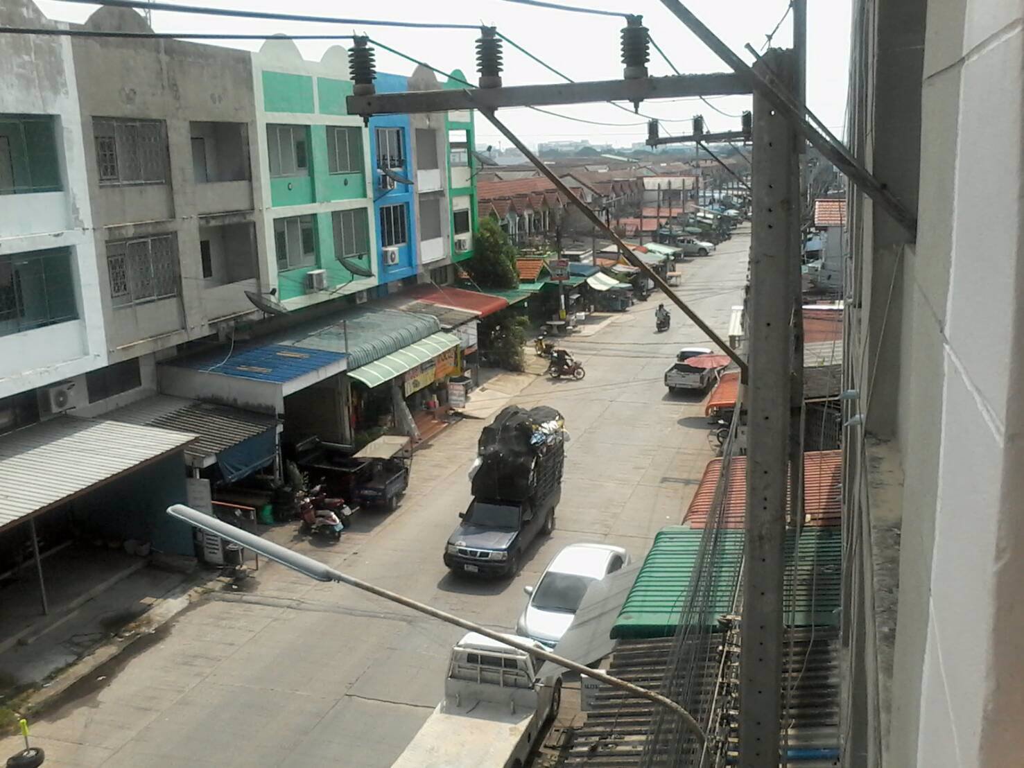 ให้เช่าตึกแถว-โครงการบ้านเลขที่5-สมุทรสาคร-ทำเลการค้า-ด้านหน้าหมู่บ้าน