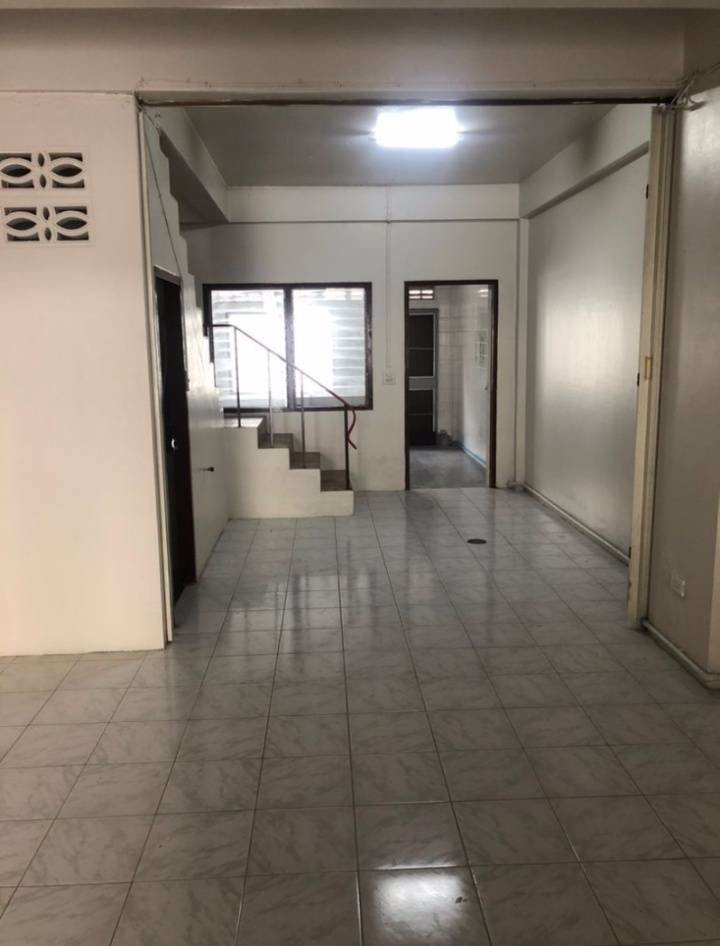 ทาวน์เฮ้าส์-2ชั้น-2ห้องนอน-ใกล้ถนนอ่างศิลา-อเมือง-จชลบุรี