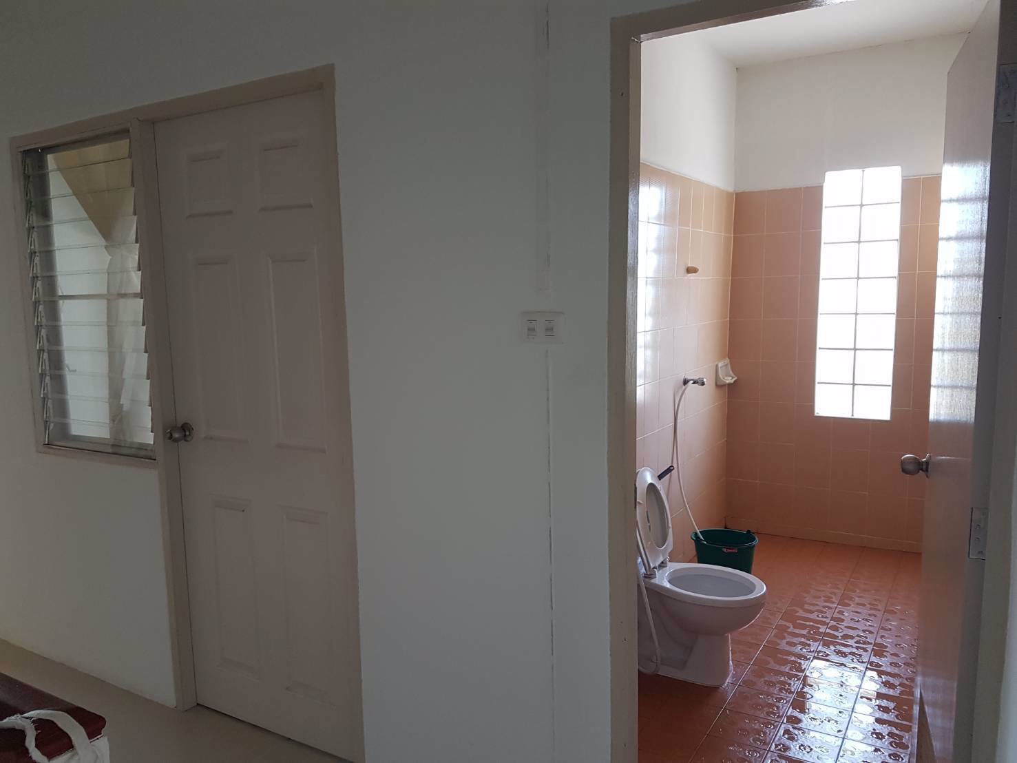 ขายทาวน์เฮ้าส์-2-ชั้น-หลังหัวมุม-หมู่บ้านมลฑล6-อสามพราน-จนครปฐม