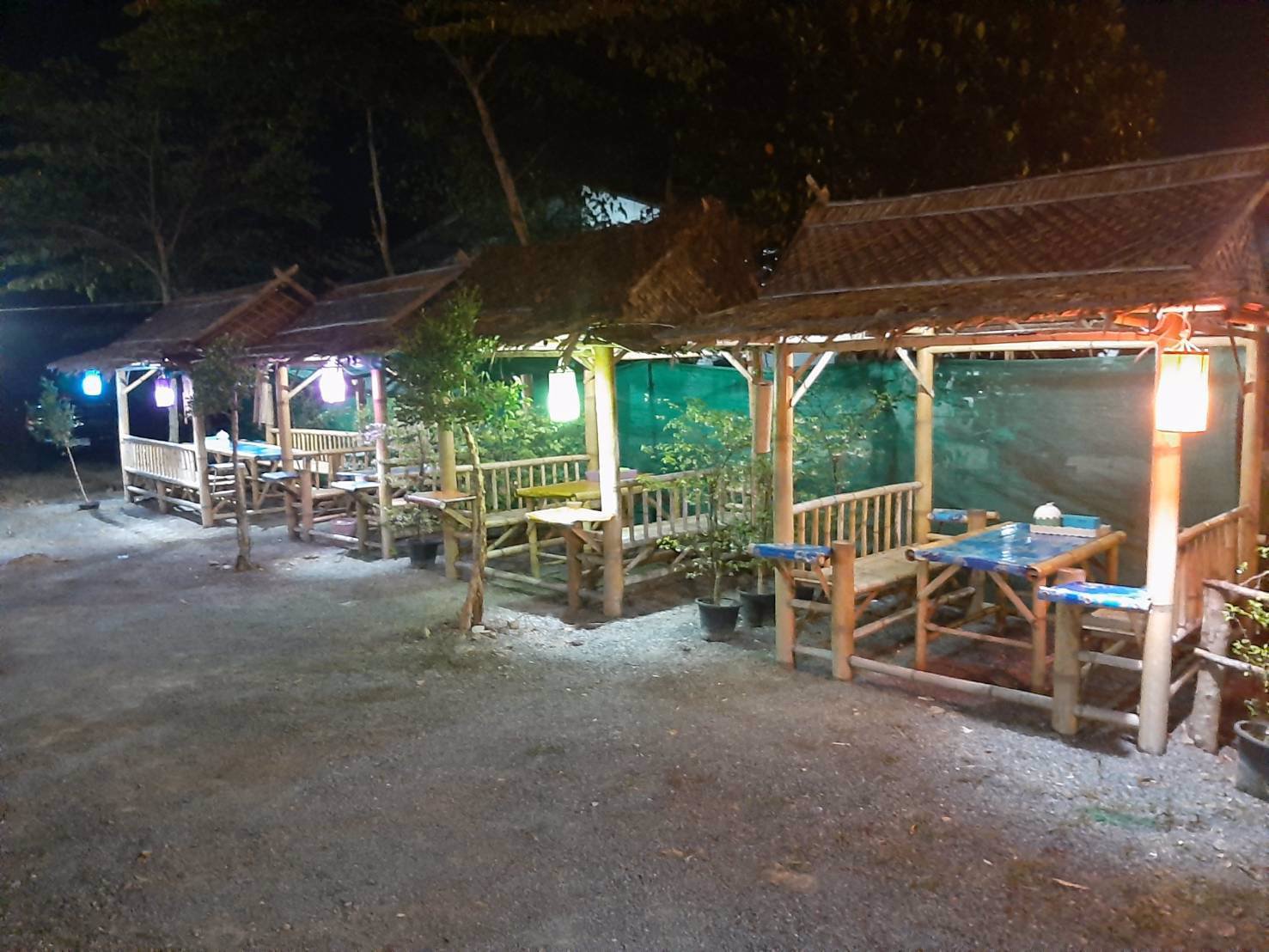 เซ้งร้านอาหารติดถนนใหญ่-มีที่จอดรถ-พร้อมอุปกรณ์ครบ-อสิชล-จนครศรีธรรมราช