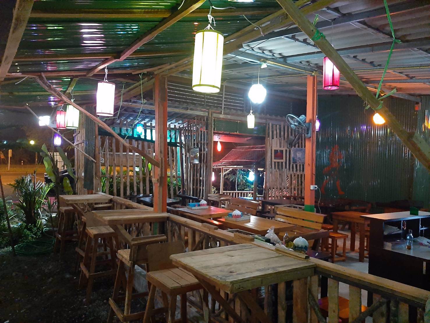 เซ้งร้านอาหารติดถนนใหญ่-มีที่จอดรถ-พร้อมอุปกรณ์ครบ-อสิชล-จนครศรีธรรมราช