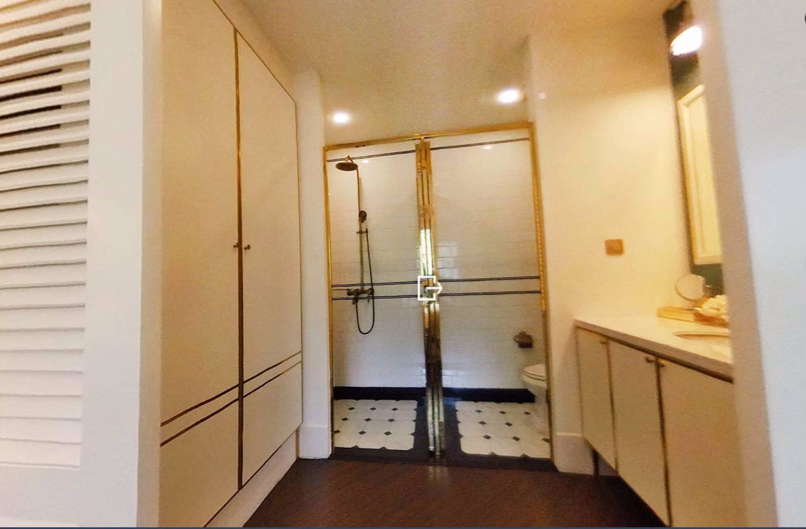 ขายดาวน์ด่วนคอนโดสวนน้ำติดทะเล-grand-florida-beachfront-condo-resort-pattaya